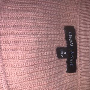 I’m selling a sweater make an offer!!